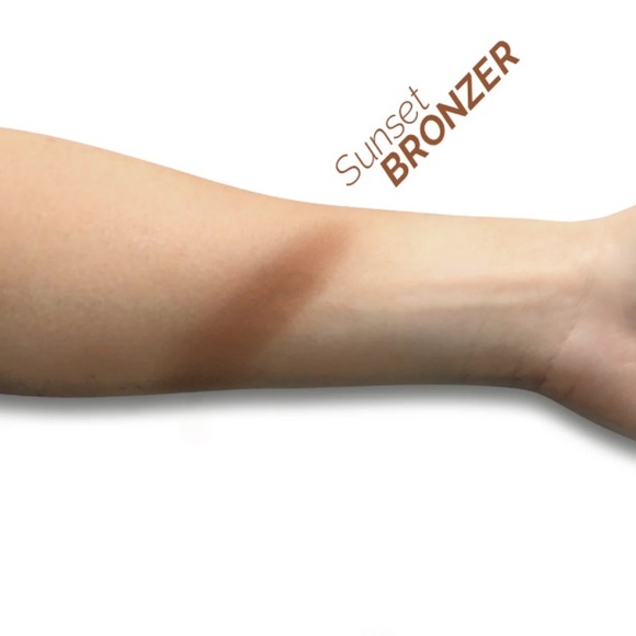 Aesthetica Sunset Bronzer - Picture 2 of 6